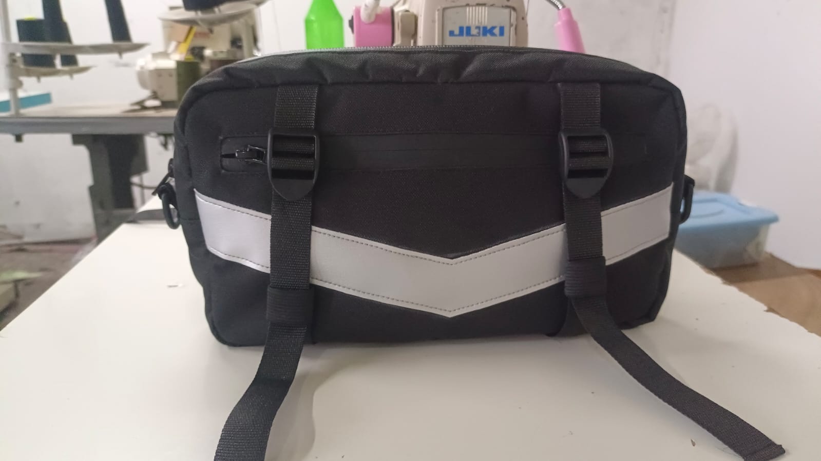 Handlebar Bag Dirt Bike/Adventure/Snow Bike/ATV/Compatible with SURRON SUR-RON/eBike/MTB/ 2.5L Capacity - Image 4